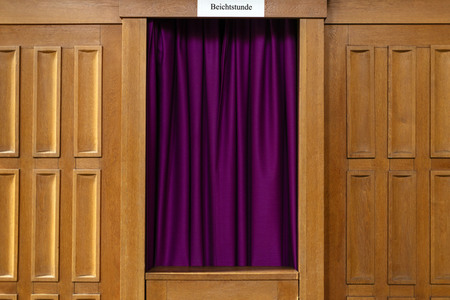 Symbolfoto Beichtstuhl