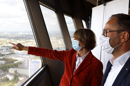 Unterzeichnung der Vereinbarung für ein zukunftssicheres 5G-Netz in Köln