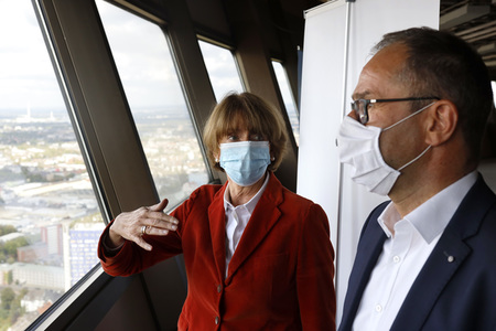 Unterzeichnung der Vereinbarung für ein zukunftssicheres 5G-Netz in Köln