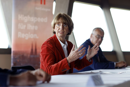 Unterzeichnung der Vereinbarung für ein zukunftssicheres 5G-Netz in Köln