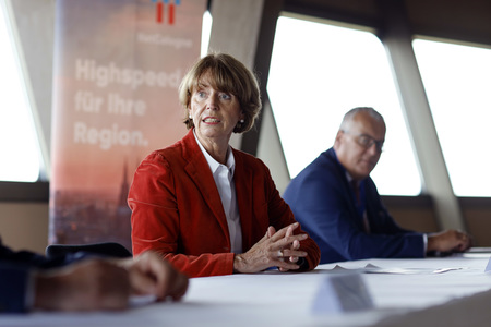 Unterzeichnung der Vereinbarung für ein zukunftssicheres 5G-Netz in Köln