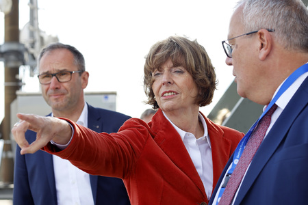 Unterzeichnung der Vereinbarung für ein zukunftssicheres 5G-Netz in Köln