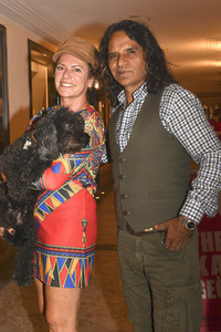 Theaterpremiere 'Halbe Wahrheiten' in München