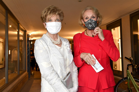 Theaterpremiere 'Halbe Wahrheiten' in München