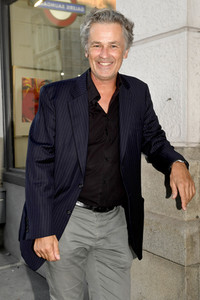 Theaterpremiere 'Halbe Wahrheiten' in München