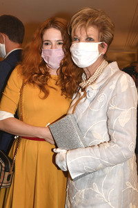 Theaterpremiere 'Halbe Wahrheiten' in München