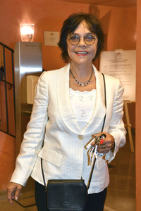 Theaterpremiere 'Halbe Wahrheiten' in München