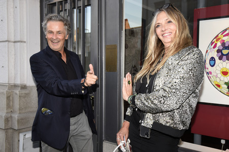 Theaterpremiere 'Halbe Wahrheiten' in München