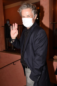 Theaterpremiere 'Halbe Wahrheiten' in München