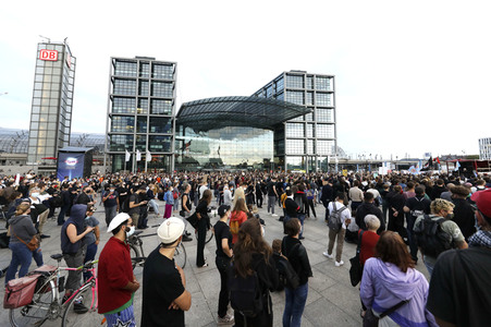 Demonstration für die Aufnahme von Flüchtlingen aus Moria in Berlin