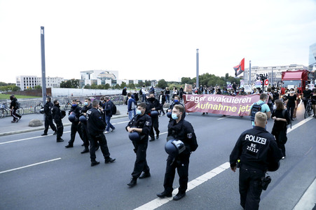 Demonstration für die Aufnahme von Flüchtlingen aus Moria in Berlin