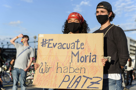 Demonstration für die Aufnahme von Flüchtlingen aus Moria in Berlin