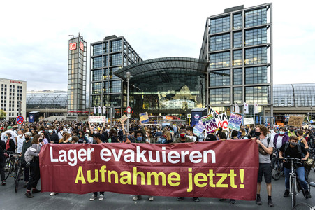 Demonstration für die Aufnahme von Flüchtlingen aus Moria in Berlin