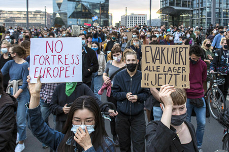 Demonstration für die Aufnahme von Flüchtlingen aus Moria in Berlin