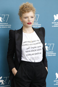 Photocall 'Und morgen die ganze Welt', Internationale Filmfestspiele von Venedig 2020