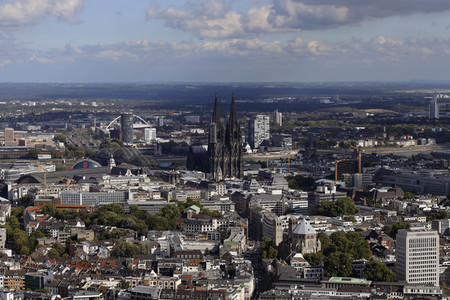 Blick vom Fernsehturm Colonius in Köln
