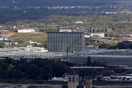 Blick vom Fernsehturm Colonius in Köln