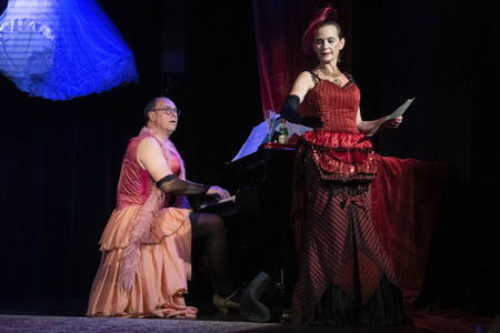 Theaterstück 'Theaterblut & falsche Brüste' in Dresden