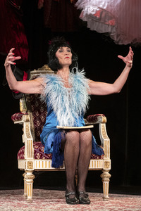 Theaterstück 'Theaterblut & falsche Brüste' in Dresden