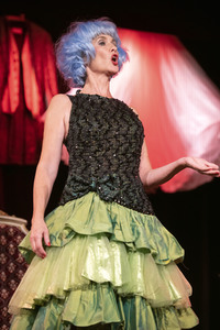 Theaterstück 'Theaterblut & falsche Brüste' in Dresden