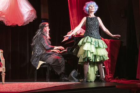 Theaterstück 'Theaterblut & falsche Brüste' in Dresden