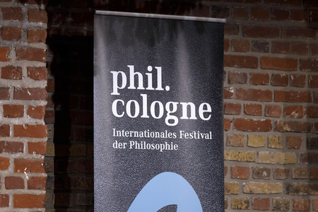 Markus Gabriel und Hendrik Streeck auf der phil.cologne 2020 in Köln