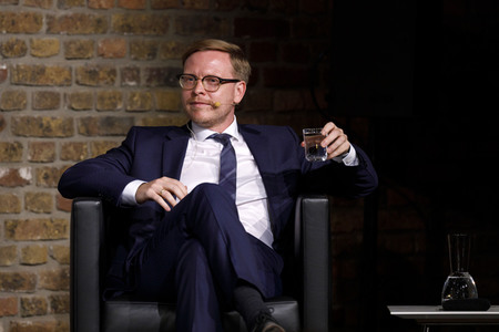 Markus Gabriel und Hendrik Streeck auf der phil.cologne 2020 in Köln