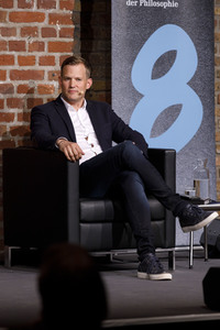 Markus Gabriel und Hendrik Streeck auf der phil.cologne 2020 in Köln