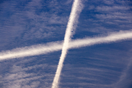 Symbolfoto Chemtrails