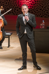 Soundtrack-Lesetour 'Der Polizist' mit Sebastian Fitzek in Hamburg