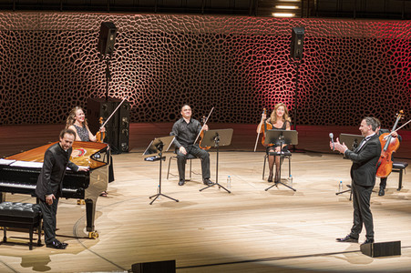 Soundtrack-Lesetour 'Der Polizist' mit Sebastian Fitzek in Hamburg