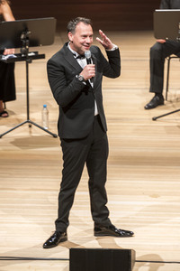 Soundtrack-Lesetour 'Der Polizist' mit Sebastian Fitzek in Hamburg