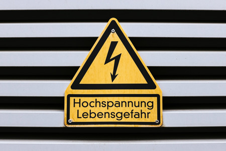 Symbolfoto Hochspannung