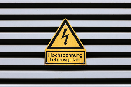 Symbolfoto Hochspannung
