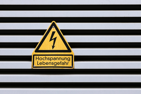 Symbolfoto Hochspannung