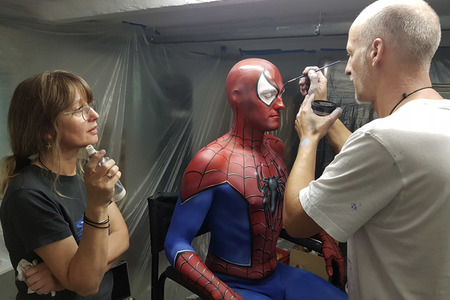GEEK ART: Spider-Man und Spider-Gwen Bodypainting