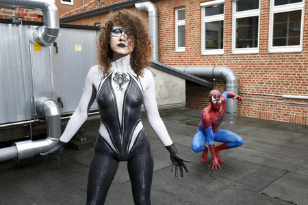 GEEK ART: Spider-Man und Spider-Gwen Bodypainting