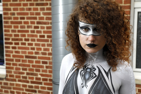 GEEK ART: Spider-Man und Spider-Gwen Bodypainting