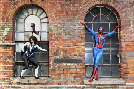 GEEK ART: Spider-Man und Spider-Gwen Bodypainting