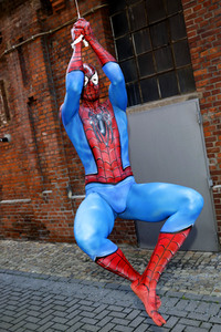 GEEK ART: Spider-Man und Spider-Gwen Bodypainting