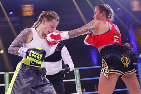 1. Kampfabend 'Das große SAT.1 Promiboxen' in Köln