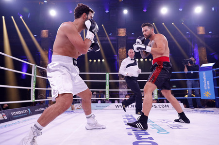 1. Kampfabend 'Das große SAT.1 Promiboxen' in Köln