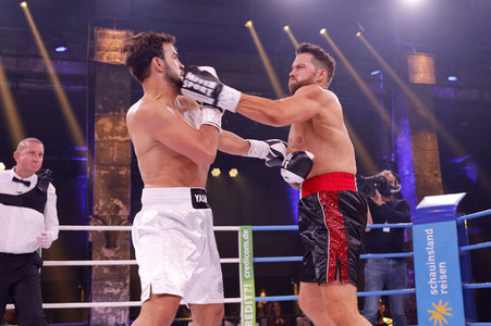 1. Kampfabend 'Das große SAT.1 Promiboxen' in Köln