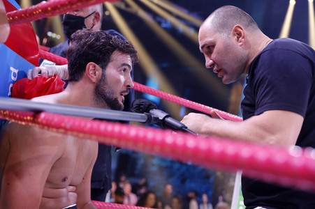 1. Kampfabend 'Das große SAT.1 Promiboxen' in Köln