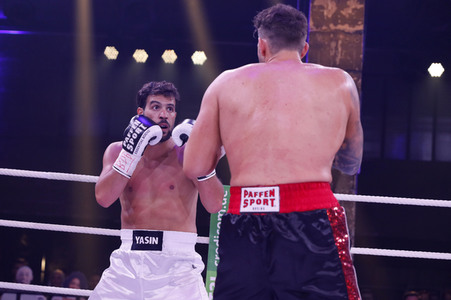 1. Kampfabend 'Das große SAT.1 Promiboxen' in Köln