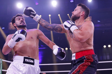 1. Kampfabend 'Das große SAT.1 Promiboxen' in Köln