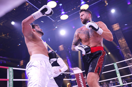 1. Kampfabend 'Das große SAT.1 Promiboxen' in Köln