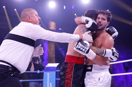 1. Kampfabend 'Das große SAT.1 Promiboxen' in Köln