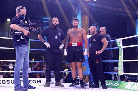 1. Kampfabend 'Das große SAT.1 Promiboxen' in Köln