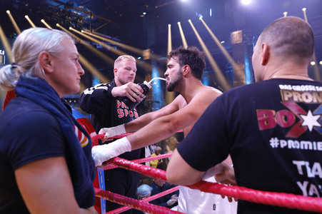 1. Kampfabend 'Das große SAT.1 Promiboxen' in Köln